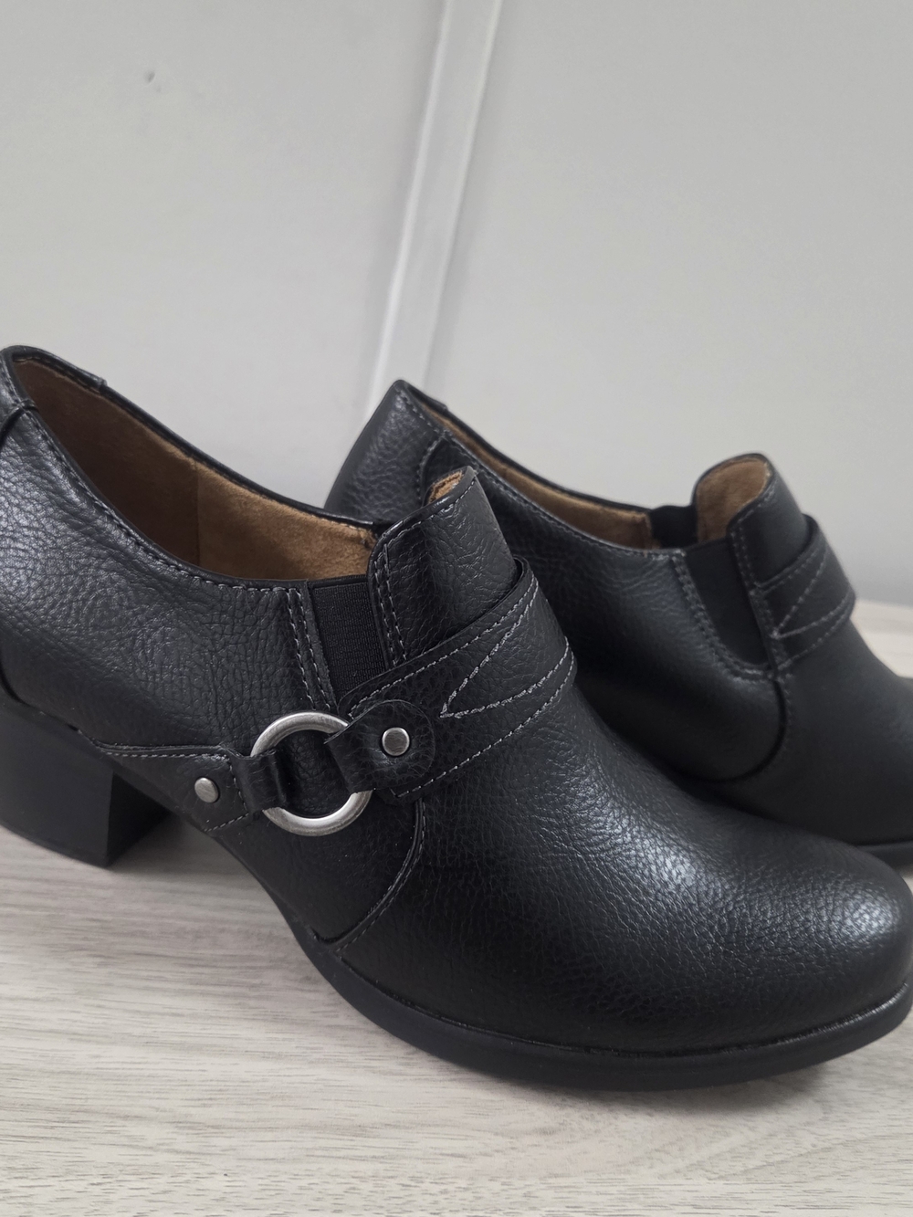 Natural Soul Black Textured Leather Low Block Heel Slip-On with Silver Ring
